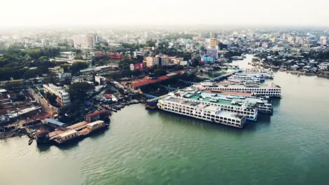 barisal_launch_terninal.jpg